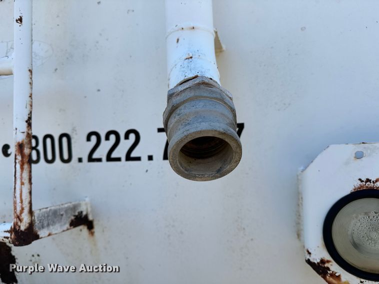 image for item OM9962 2005 Ford F750 Super Duty water truck