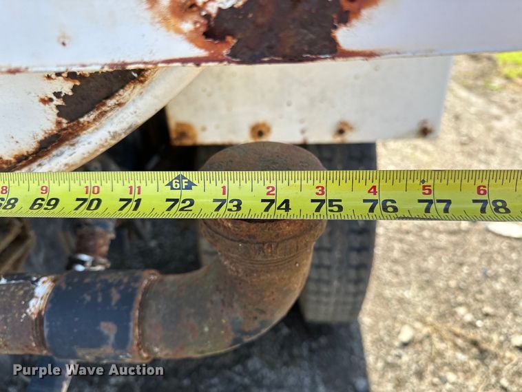 image for item OM9962 2005 Ford F750 Super Duty water truck