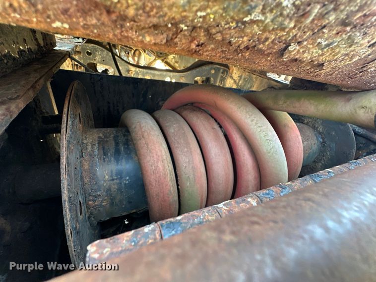 image for item OM9962 2005 Ford F750 Super Duty water truck