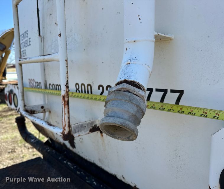 image for item OM9962 2005 Ford F750 Super Duty water truck