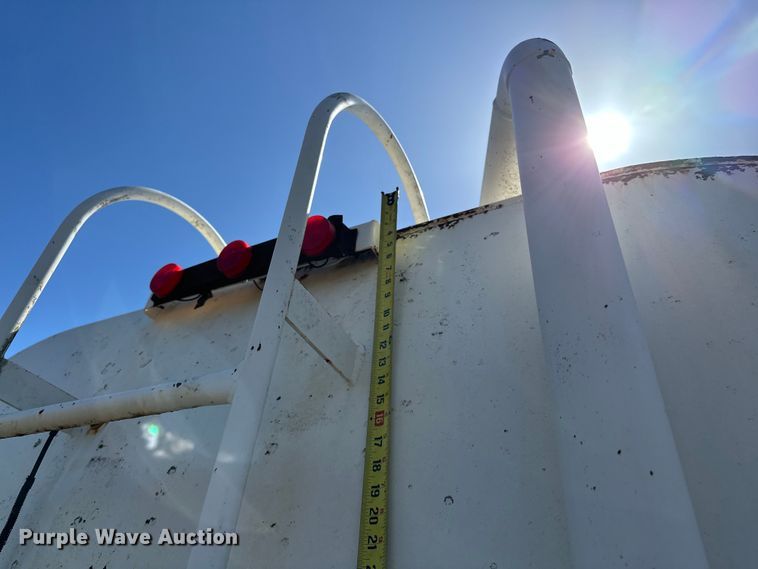 image for item OM9962 2005 Ford F750 Super Duty water truck