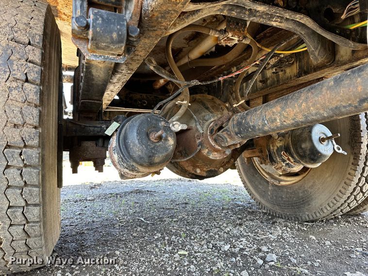 image for item OM9962 2005 Ford F750 Super Duty water truck