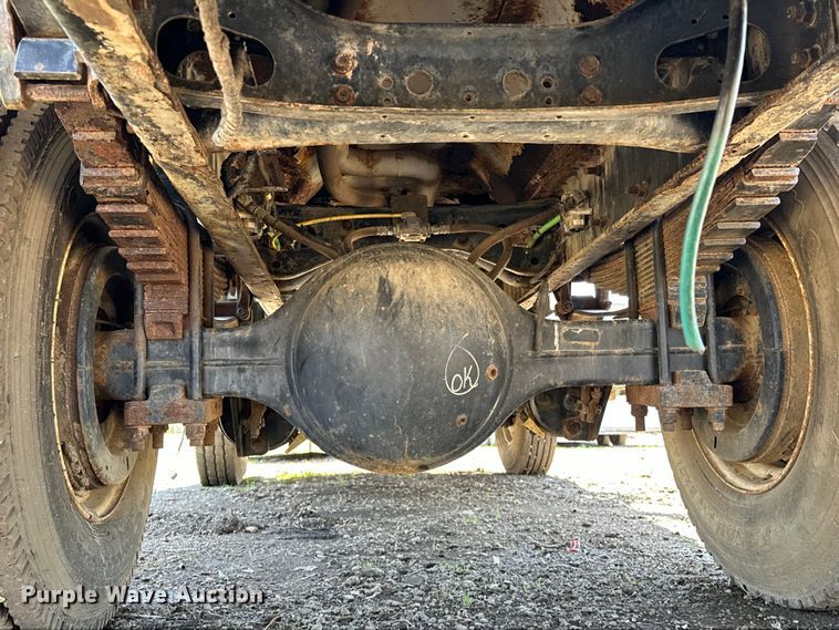 image for item OM9962 2005 Ford F750 Super Duty water truck