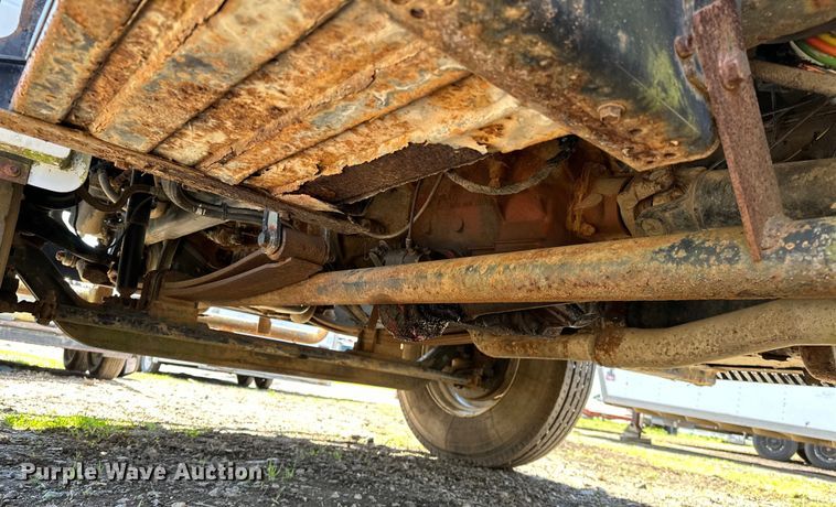 image for item OM9962 2005 Ford F750 Super Duty water truck