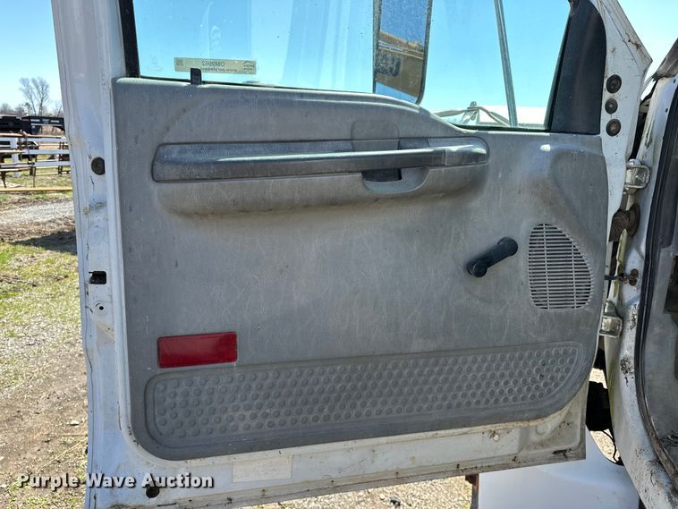 image for item OM9962 2005 Ford F750 Super Duty water truck