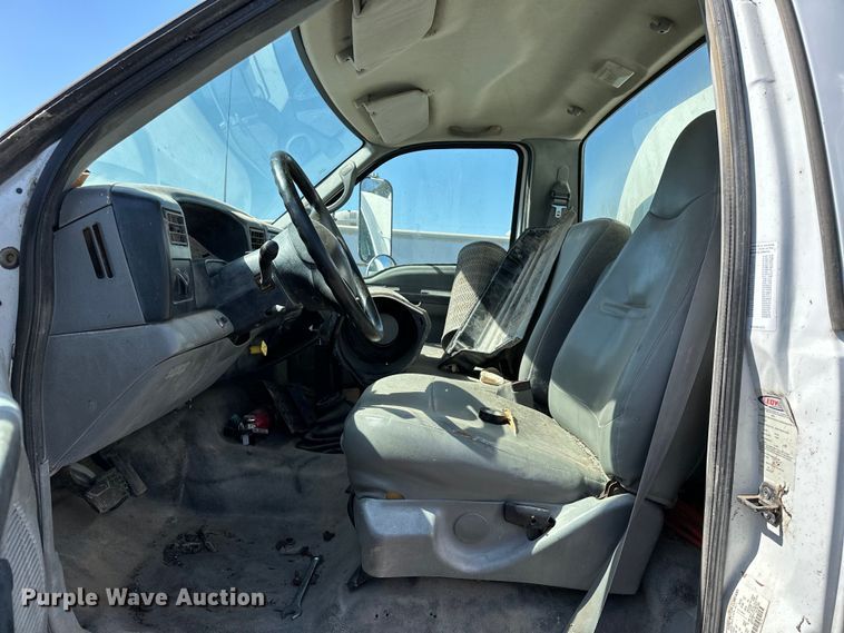 image for item OM9962 2005 Ford F750 Super Duty water truck