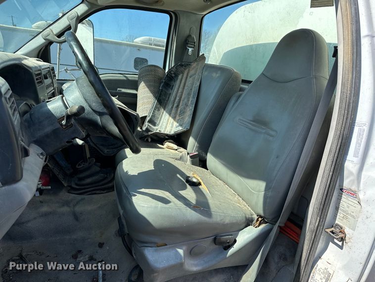 image for item OM9962 2005 Ford F750 Super Duty water truck