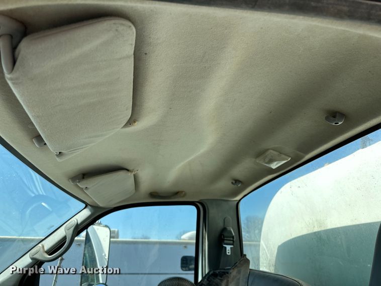 image for item OM9962 2005 Ford F750 Super Duty water truck