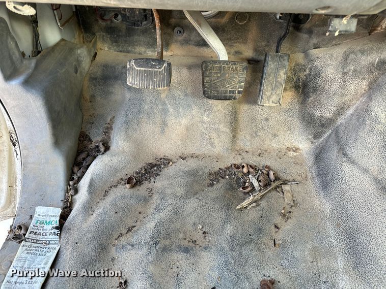 image for item OM9962 2005 Ford F750 Super Duty water truck