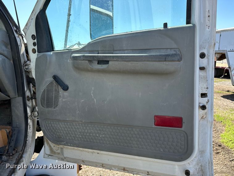 image for item OM9962 2005 Ford F750 Super Duty water truck