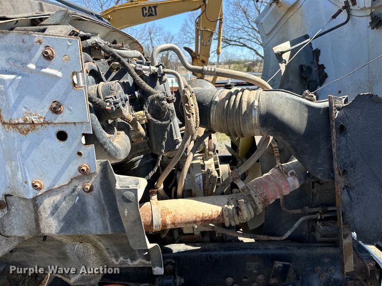 image for item OM9962 2005 Ford F750 Super Duty water truck