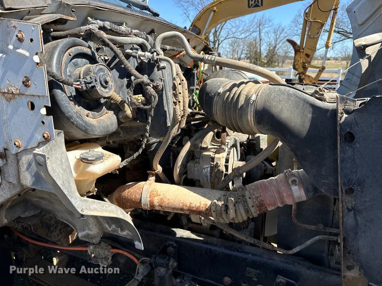 image for item OM9962 2005 Ford F750 Super Duty water truck