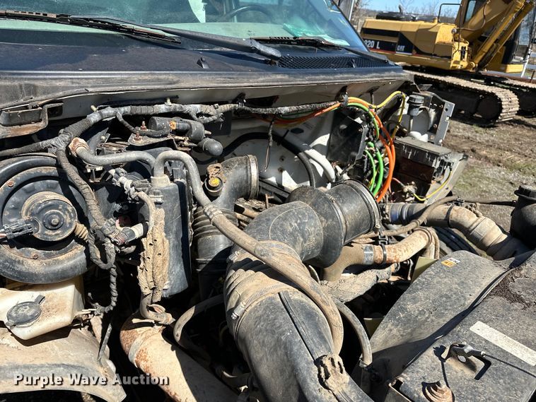 image for item OM9962 2005 Ford F750 Super Duty water truck