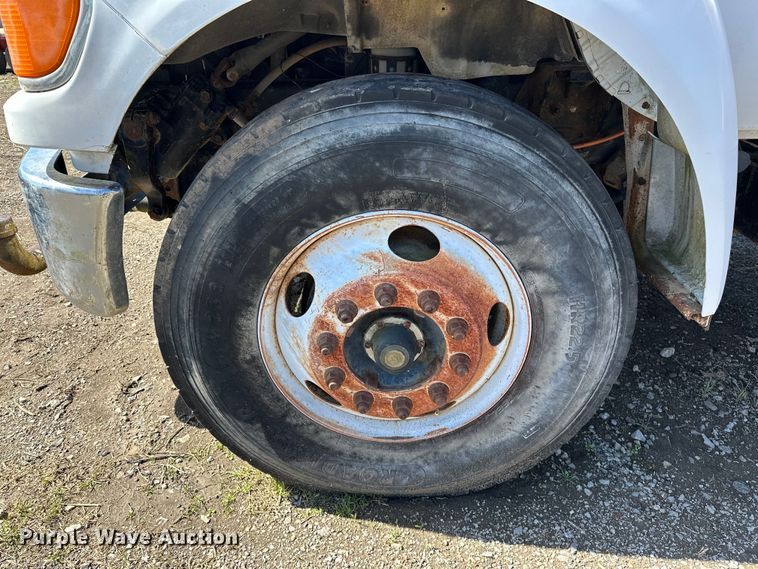 image for item OM9962 2005 Ford F750 Super Duty water truck