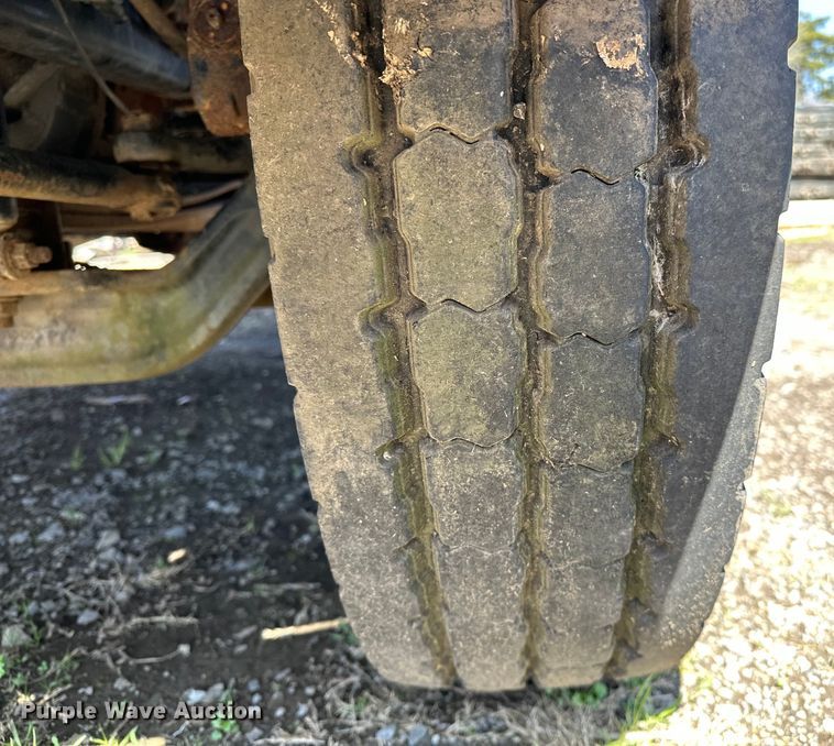 image for item OM9962 2005 Ford F750 Super Duty water truck