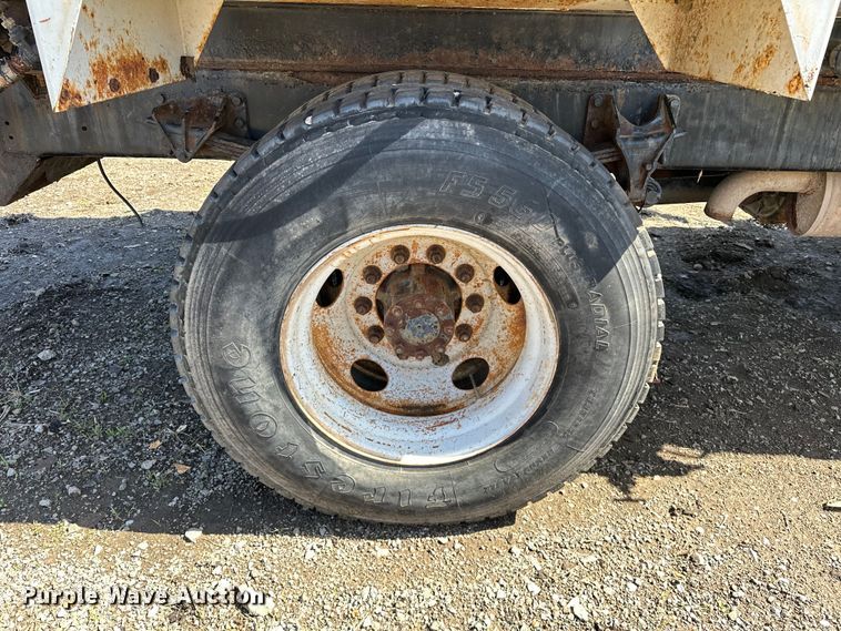 image for item OM9962 2005 Ford F750 Super Duty water truck