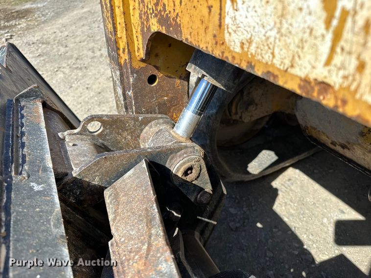 image for item OM9966 2011 Caterpillar  299C tracked skid steer loader