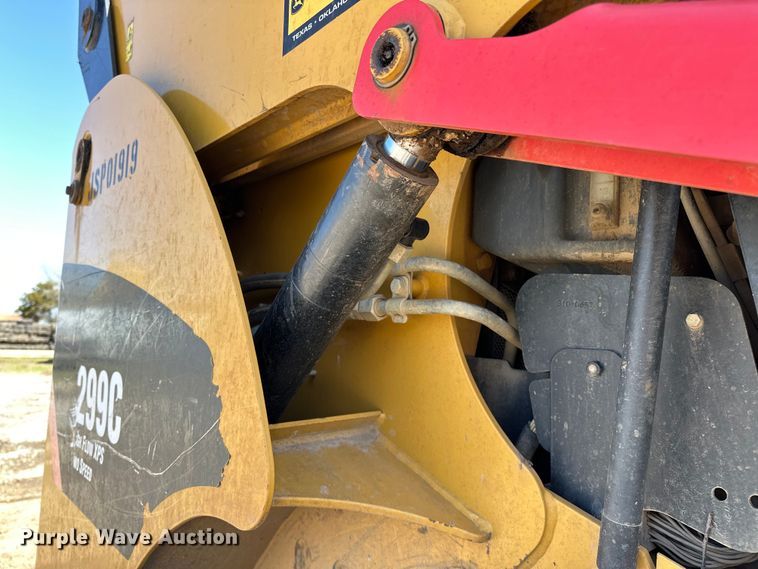 image for item OM9966 2011 Caterpillar  299C tracked skid steer loader