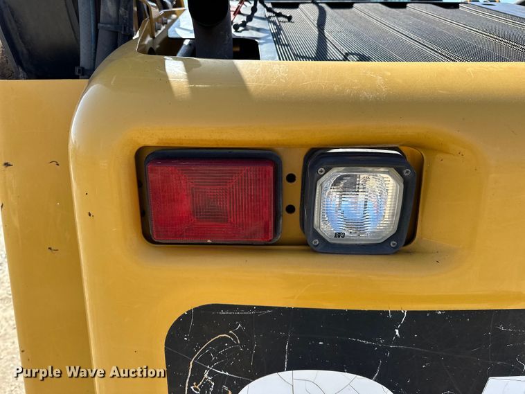 image for item OM9966 2011 Caterpillar  299C tracked skid steer loader