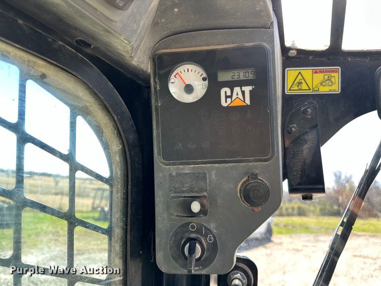 image for item OM9966 2011 Caterpillar  299C tracked skid steer loader