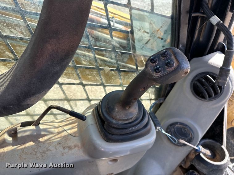 image for item OM9966 2011 Caterpillar  299C tracked skid steer loader