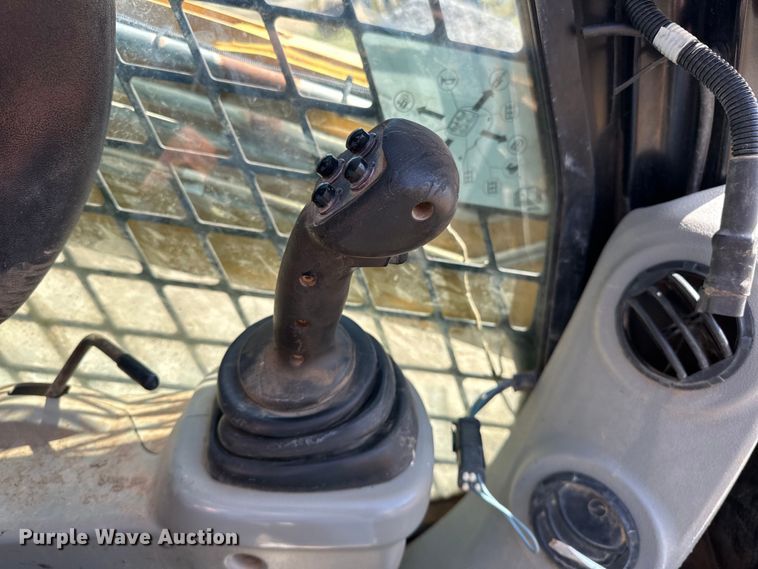 image for item OM9966 2011 Caterpillar  299C tracked skid steer loader