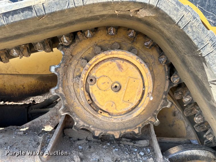 image for item OM9966 2011 Caterpillar  299C tracked skid steer loader