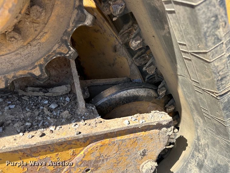 image for item OM9966 2011 Caterpillar  299C tracked skid steer loader