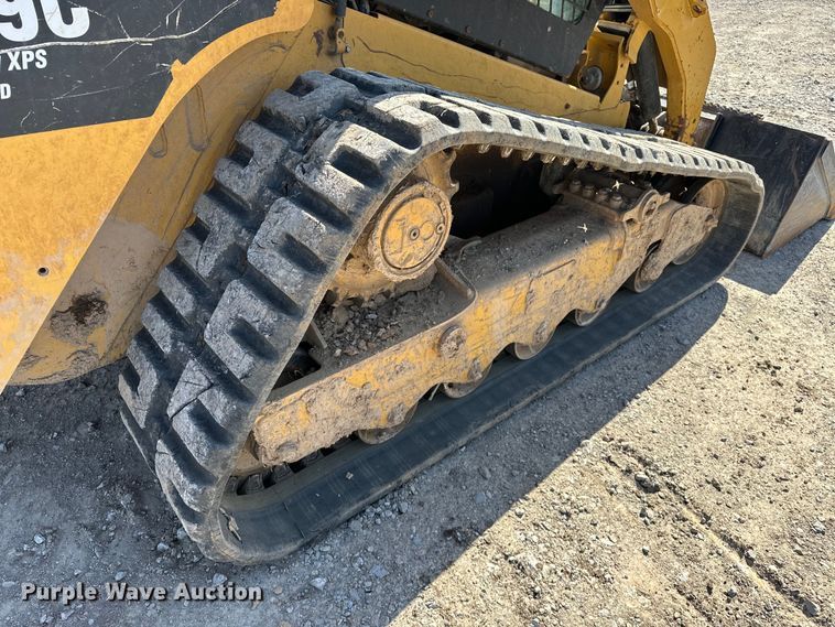 image for item OM9966 2011 Caterpillar  299C tracked skid steer loader