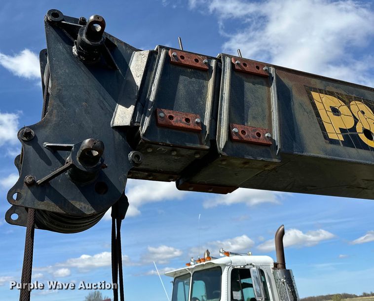 image for item OM9992 1981 P&H  Omega 20 crane