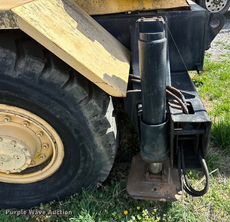 image for item OM9992 1981 P&H  Omega 20 crane