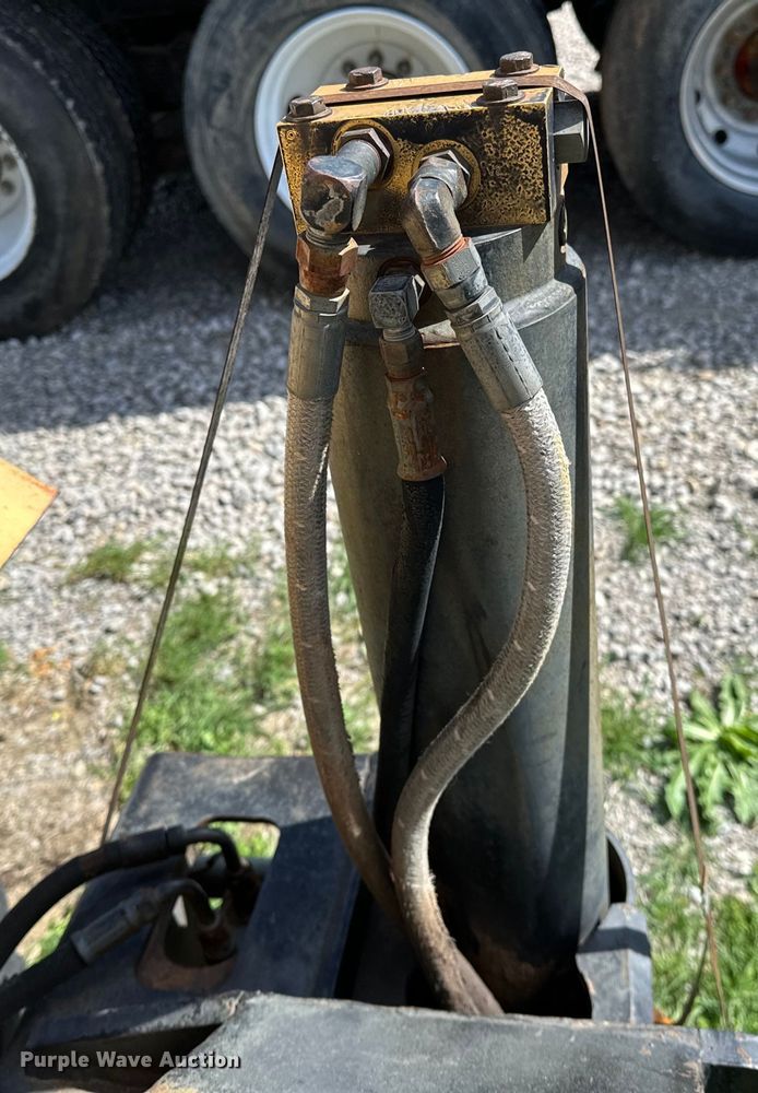 image for item OM9992 1981 P&H  Omega 20 crane