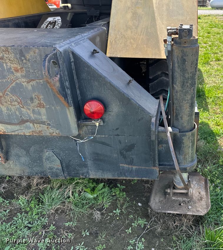 image for item OM9992 1981 P&H  Omega 20 crane