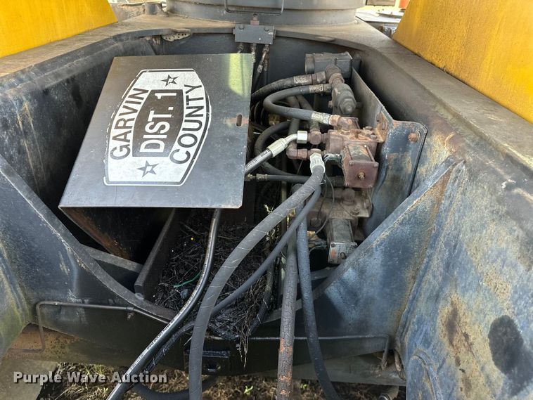 image for item OM9992 1981 P&H  Omega 20 crane