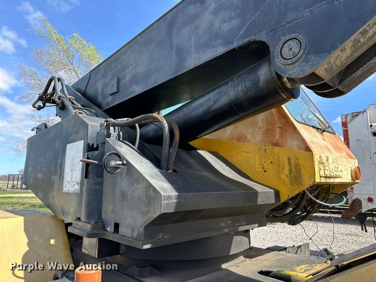 image for item OM9992 1981 P&H  Omega 20 crane