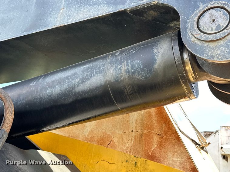 image for item OM9992 1981 P&H  Omega 20 crane