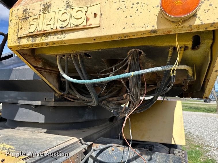 image for item OM9992 1981 P&H  Omega 20 crane