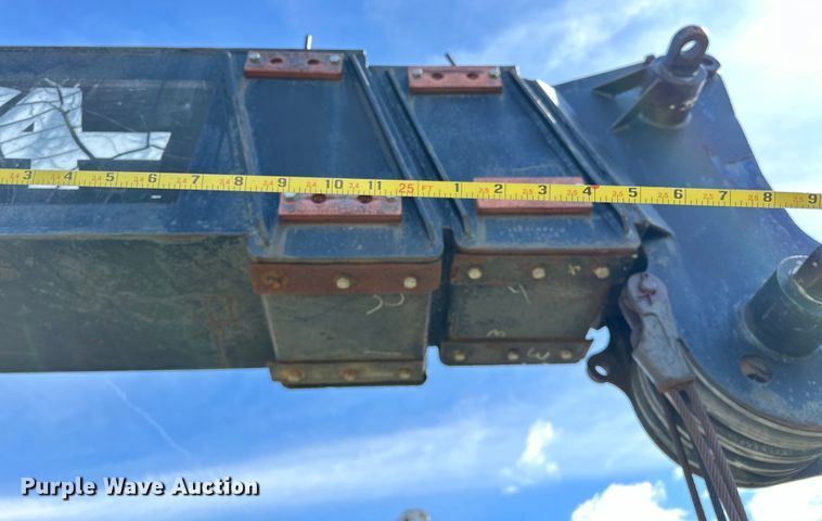 image for item OM9992 1981 P&H  Omega 20 crane