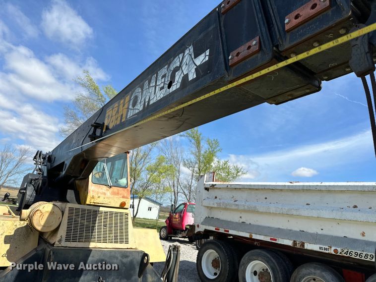 image for item OM9992 1981 P&H  Omega 20 crane