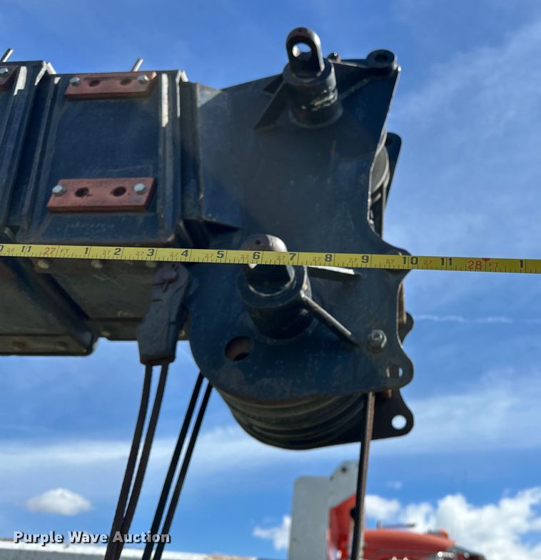 image for item OM9992 1981 P&H  Omega 20 crane