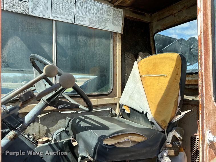 image for item OM9992 1981 P&H  Omega 20 crane