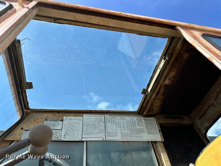 image for item OM9992 1981 P&H  Omega 20 crane