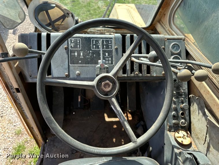 image for item OM9992 1981 P&H  Omega 20 crane