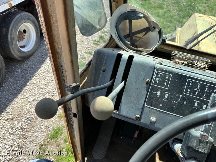 image for item OM9992 1981 P&H  Omega 20 crane