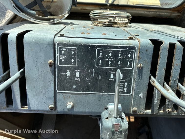 image for item OM9992 1981 P&H  Omega 20 crane