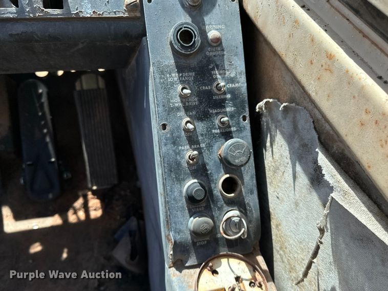 image for item OM9992 1981 P&H  Omega 20 crane