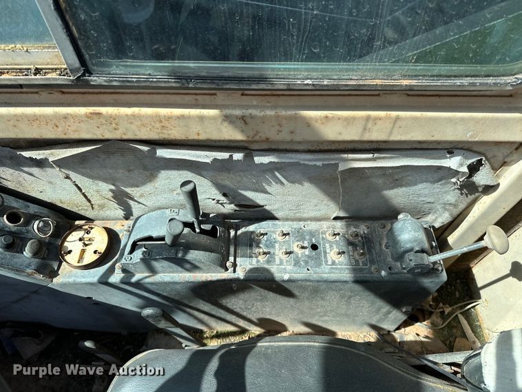 image for item OM9992 1981 P&H  Omega 20 crane