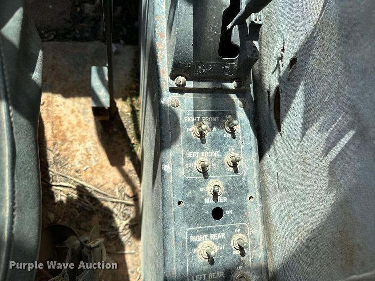 image for item OM9992 1981 P&H  Omega 20 crane