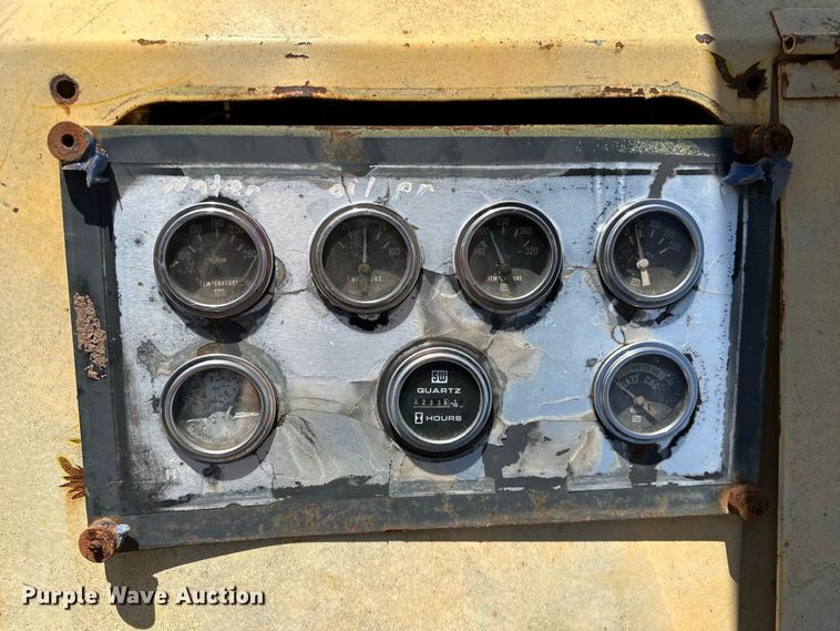 image for item OM9992 1981 P&H  Omega 20 crane