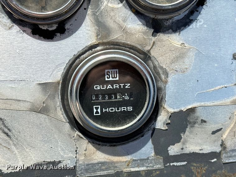 image for item OM9992 1981 P&H  Omega 20 crane